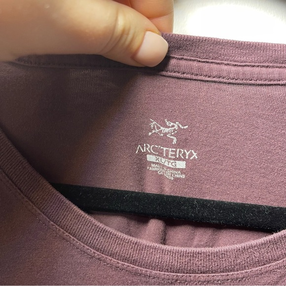 Arc'teryx Women's Burgundy graphic basic outdoor 100% cotton T-shirt in size XL - Picture 4 of 8
